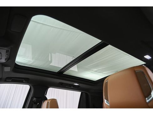 Used 2022 Cadillac Escalade Premium Luxury w/ Performance Package image 11