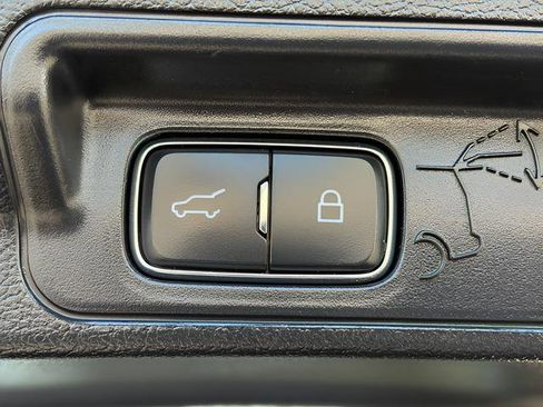 Used 2021 Ford Explorer XLT AWD/4WD image 26