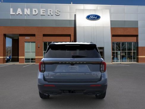 New 2026 Ford Explorer Active image 5