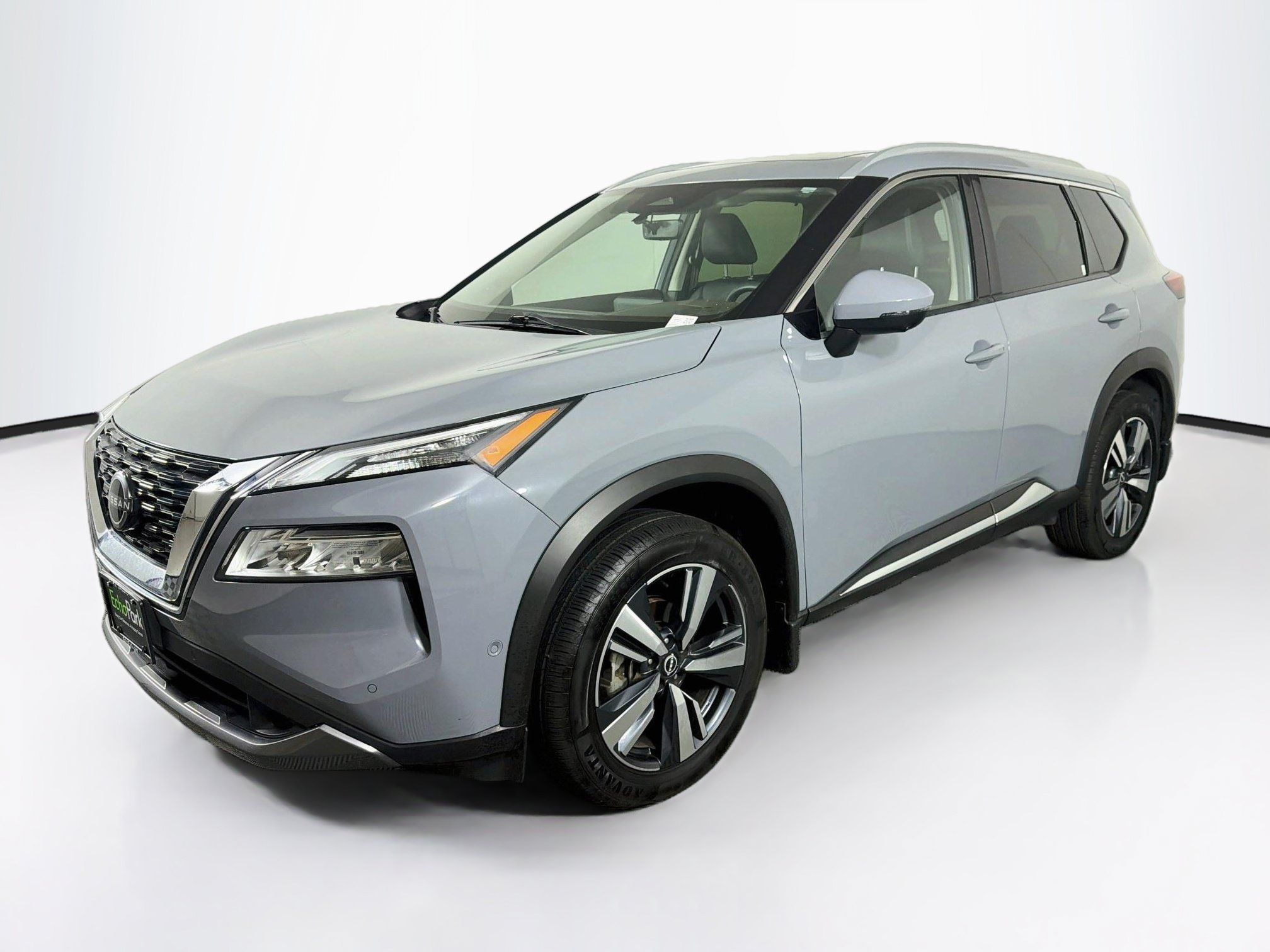 Used 2023 Nissan Rogue SL w/ SL Premium Package FWD image 3