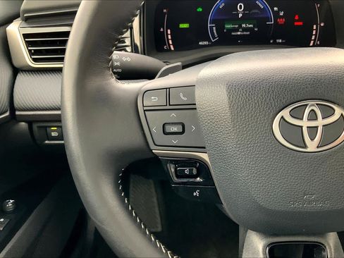 Used 2025 Toyota Camry SE image 23