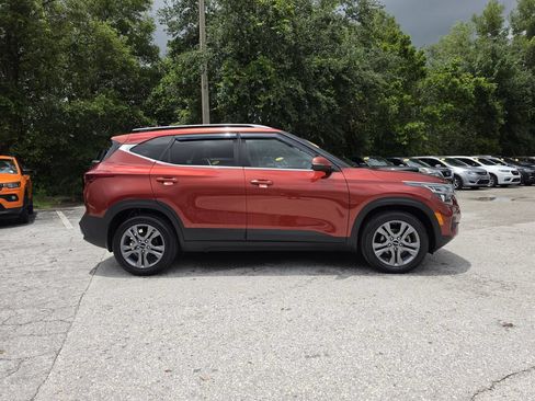 Used 2022 Kia Seltos S FWD image 3
