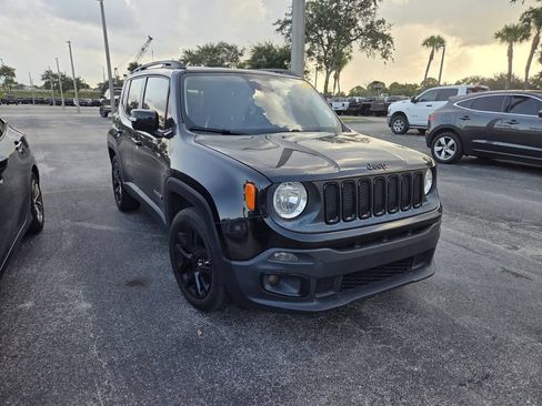 Used 2017 Jeep Renegade Altitude FWD image 2