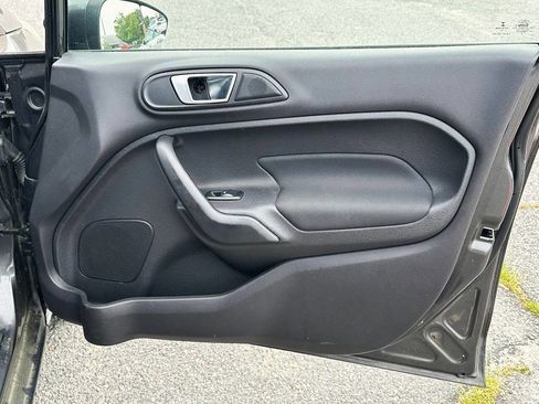 Used 2015 Ford Fiesta SE image 20