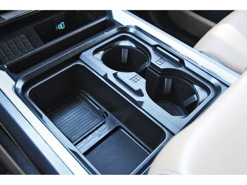 Used 2024 Ford F350 Lariat w/ Chrome Package image 32