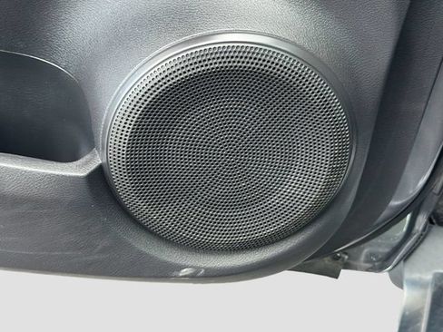 Used 2023 Nissan Kicks SV w/ Interior Electronics Package FWD image 18