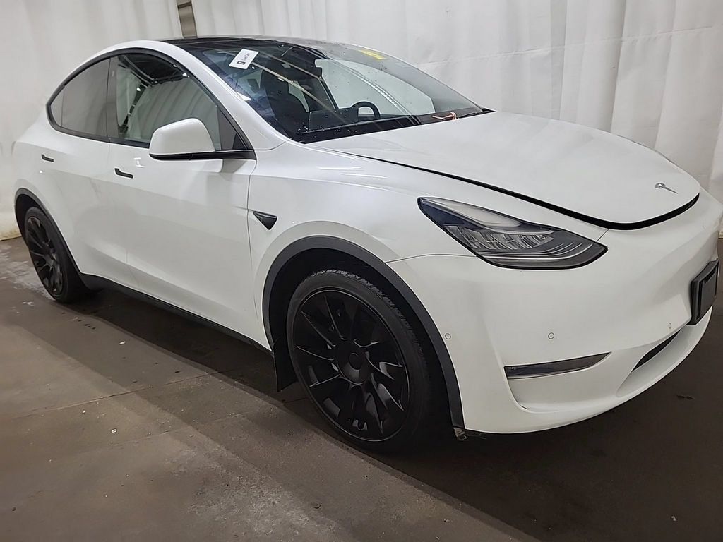 Used 2021 Tesla Model Y Long Range AWD/4WD image 3