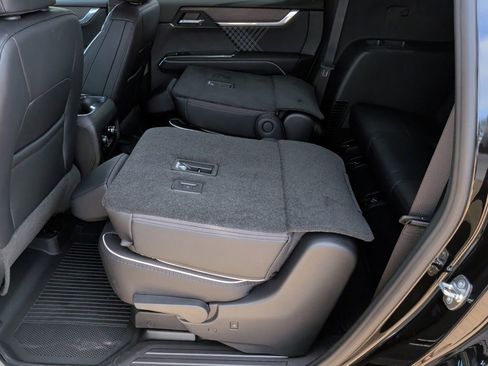 New 2026 GMC Acadia Denali w/ Super Cruise Package FWD image 37