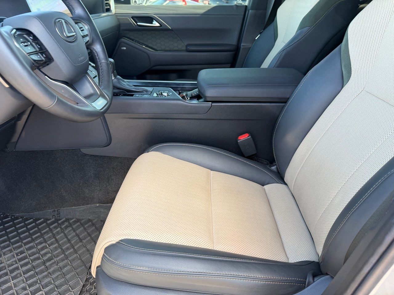 Used 2024 Lexus GX 550 AWD/4WD image 19