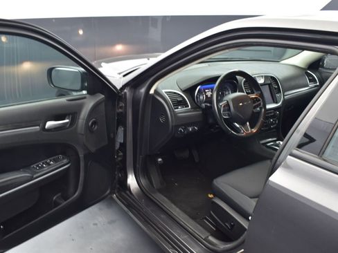 Used 2021 Chrysler 300 Touring w/ Sport Appearance Package image 11