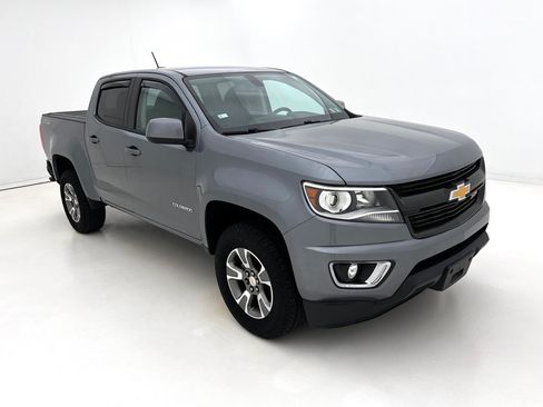Used 2018 Chevrolet Colorado Z71 AWD/4WD image 2