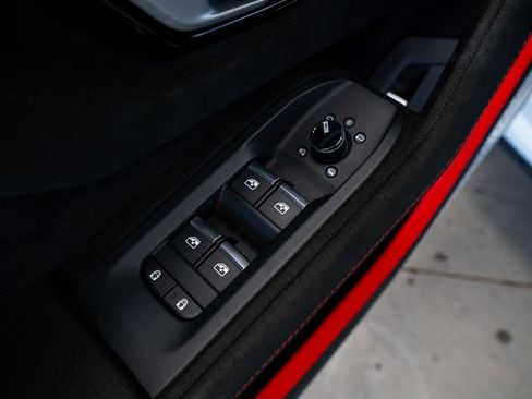 Used 2024 Lamborghini Urus Performante AWD/4WD image 26
