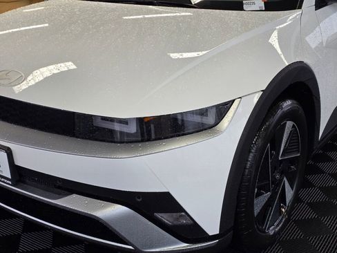 New 2026 Hyundai Ioniq 5 SE image 10