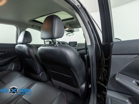 Used 2022 Nissan Sentra SR w/ SR Premium Package FWD image 35