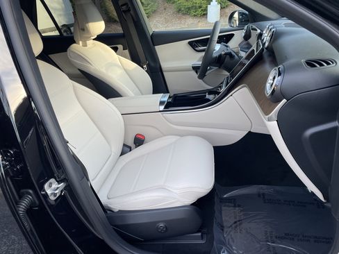 New 2026 Mercedes-Benz GLC 300 image 44