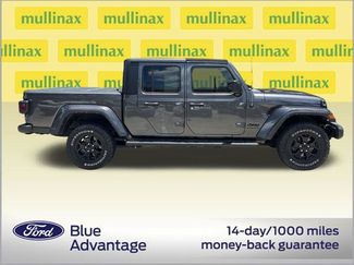 Used 2022 Jeep Gladiator Sport AWD/4WD video 2