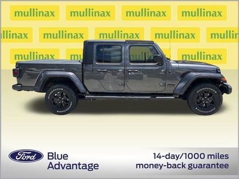 Used 2022 Jeep Gladiator Sport AWD/4WD image 2