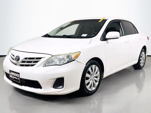 Used 2013 Toyota Corolla LE FWD image 1