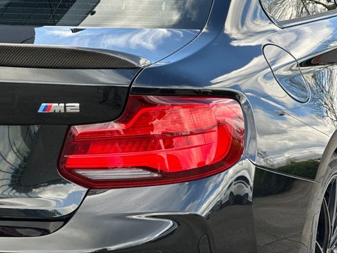 Used 2018 BMW M2 image 22