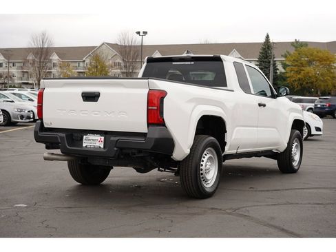Used 2024 Toyota Tacoma SR image 3