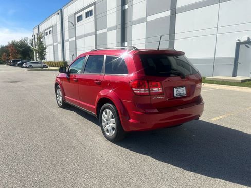 Used 2018 Dodge Journey SE image 3