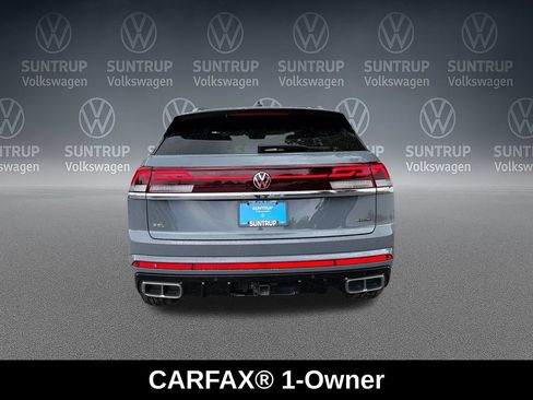 Used 2024 Volkswagen Atlas Cross Sport SEL R-Line AWD/4WD image 4
