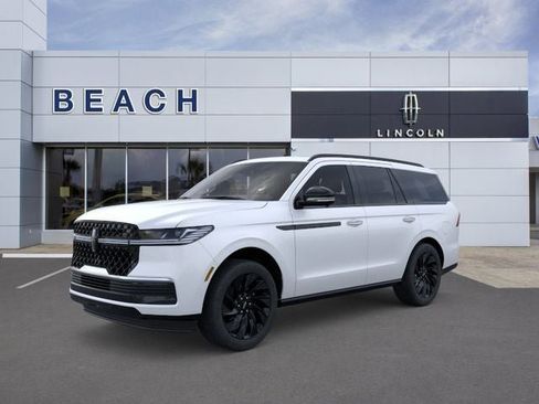 New 2025 Lincoln Navigator Reserve w/ Jet Appearance Package AWD/4WD image 2