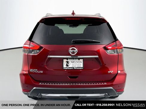 Used 2019 Nissan Rogue SV w/ Premium Package FWD image 6