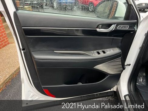 Used 2021 Hyundai Palisade Limited w/ Winter Package image 17