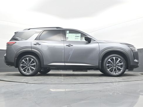 New 2026 Nissan Pathfinder Platinum FWD image 31