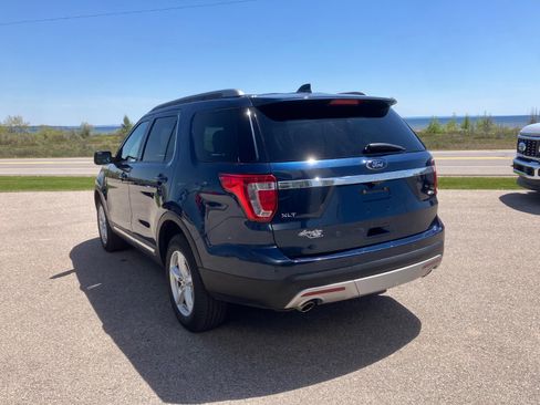Used 2017 Ford Explorer XLT AWD/4WD image 5