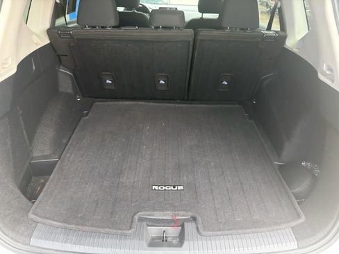 Used 2025 Nissan Rogue SV FWD image 27