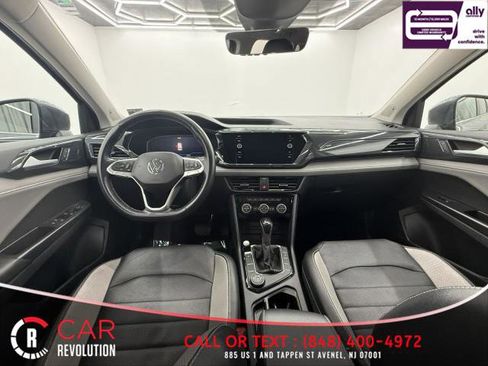 Used 2022 Volkswagen Taos SEL w/ Panoramic Sunroof Package image 13