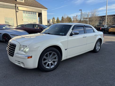 Used 2005 Chrysler 300 C image 1