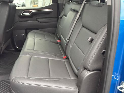Used 2024 Chevrolet Silverado 1500 LT Trail Boss w/ Convenience Package II AWD/4WD image 24