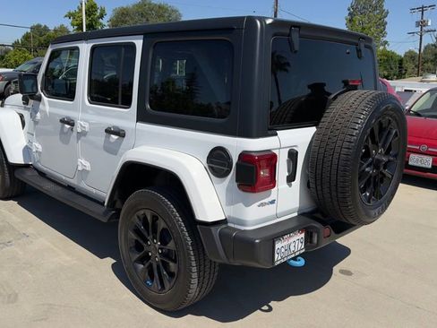 Used 2023 Jeep Wrangler Unlimited Sahara AWD/4WD image 5