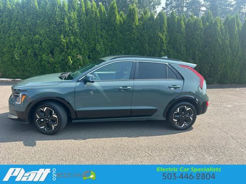 Used 2023 Kia Niro Wind FWD image 4