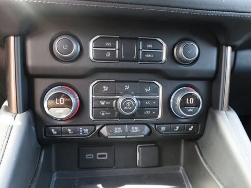 Used 2024 Chevrolet Tahoe High Country RWD image 31