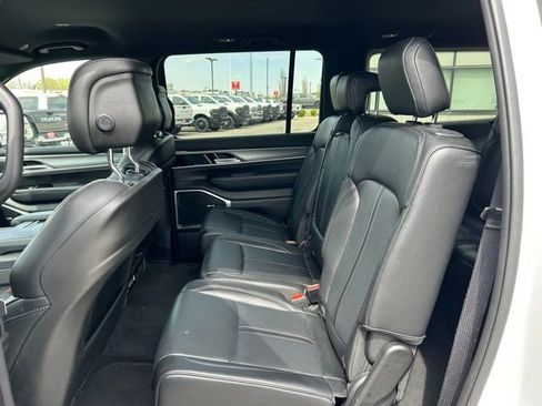 Used 2025 Jeep Wagoneer L 4WD image 20