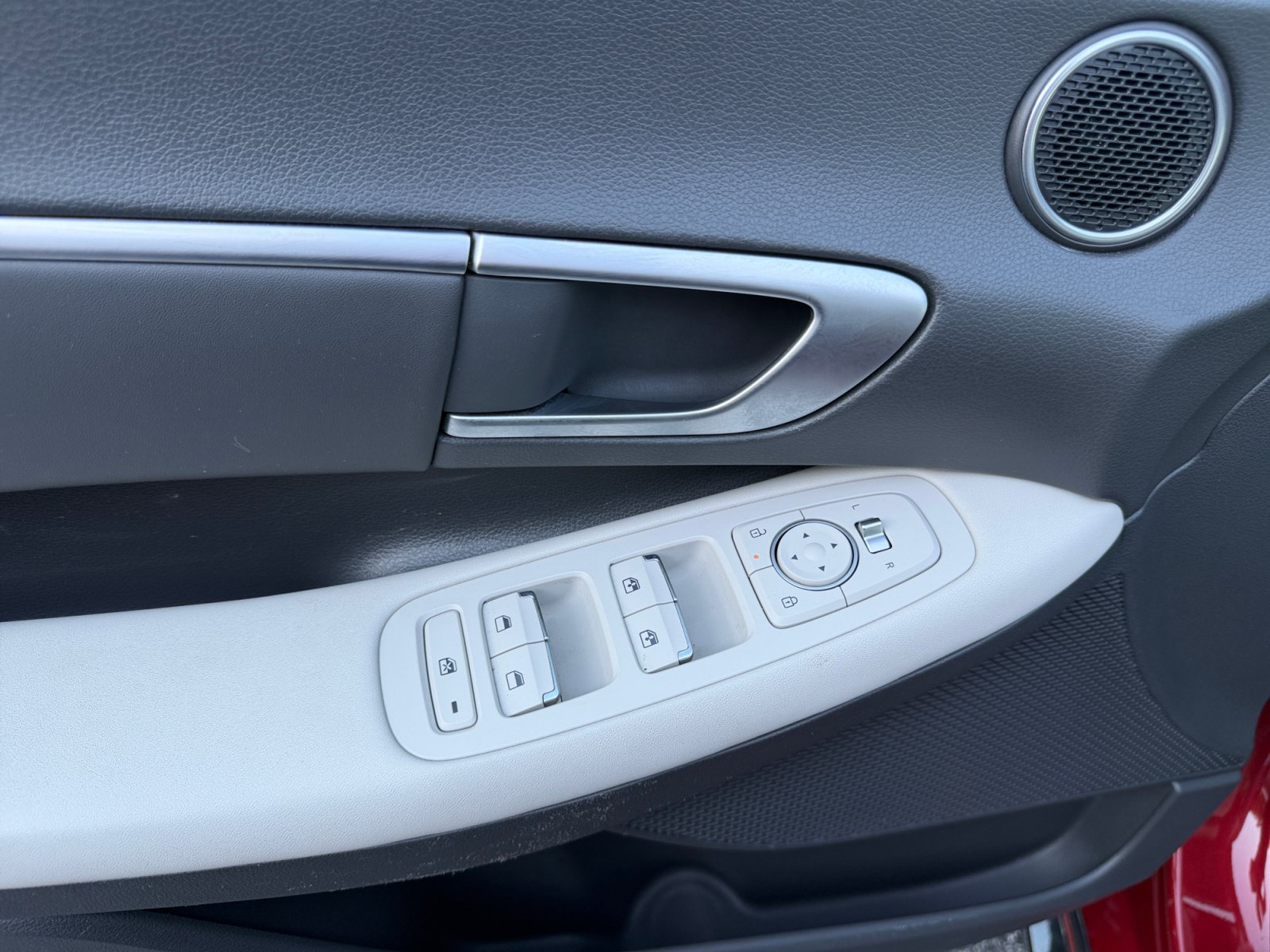 Used 2025 Hyundai Sonata SEL FWD image 11