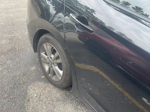 Used 2018 Hyundai Elantra SEL FWD image 7
