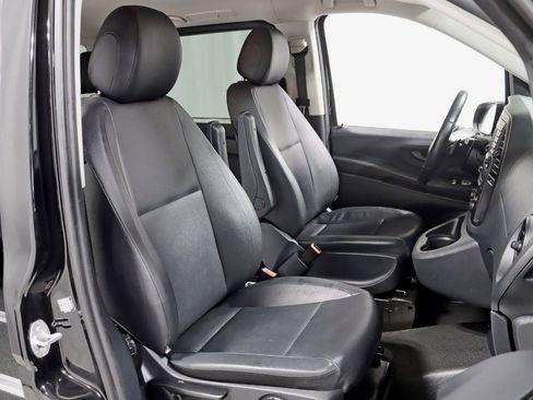 Used 2020 Mercedes-Benz Metris Passenger w/ Premium Safety Package image 23
