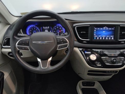 Used 2021 Chrysler Voyager Lxi image 22