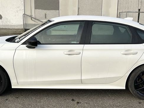 Used 2022 Honda Civic Sport image 8