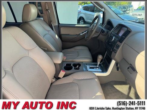 Used 2011 Nissan Pathfinder Silver AWD/4WD image 27