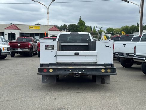 Used 2013 RAM 3500 Tradesman w/ Chrome Appearance Group AWD/4WD image 4