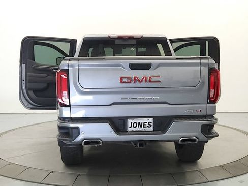 Used 2024 GMC Sierra 1500 AT4 w/ Technology Package AWD/4WD image 14