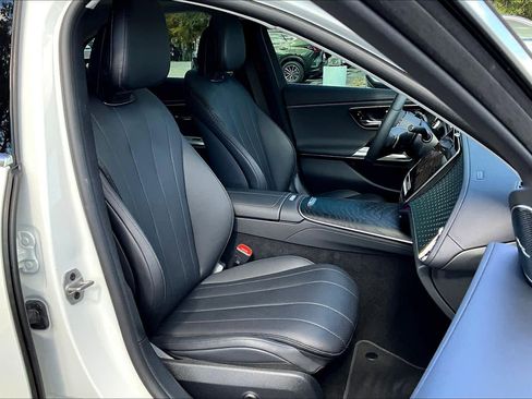 Used 2024 Mercedes-Benz E 350 4MATIC Sedan image 8
