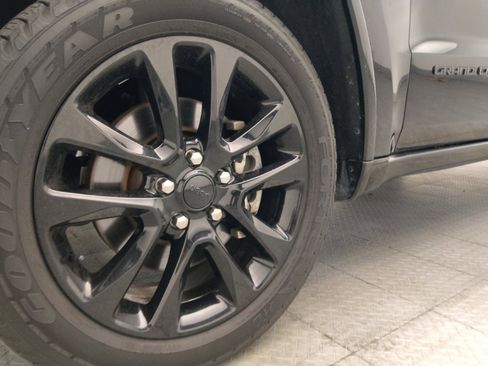 Used 2021 Jeep Grand Cherokee Laredo X RWD image 31