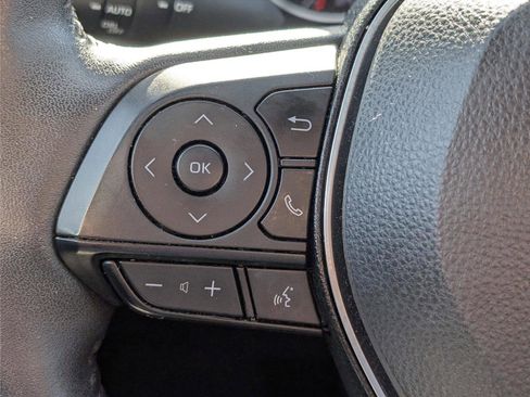 Used 2022 Toyota RAV4 XLE Premium image 23